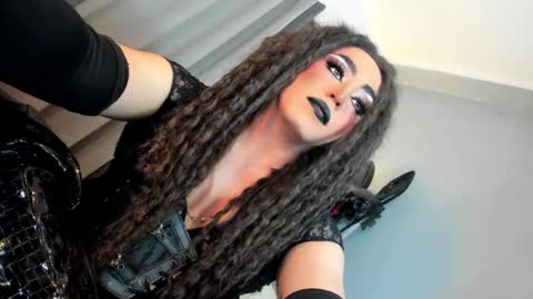 Snapshot of yourfiercemistress chatting on November 28, 2025, 10:56 pm not into STINGY and CHEAP people online show from November 28, 2025, 10:56 pm