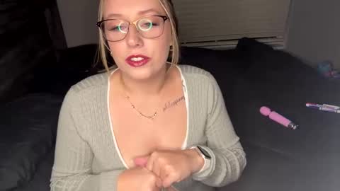 Snapshot of yourfunamanda chatting on September 9, 2025, 2:22 am Amanda Ivy online show from September 9, 2025, 2:22 am