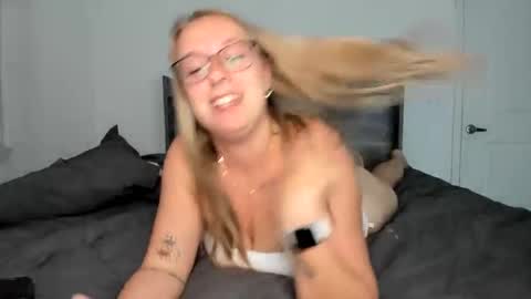 Snapshot of yourfunamanda chatting on October 2, 2025, 3:02 am Amanda Ivy online show from October 2, 2025, 3:02 am