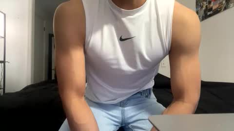 Snapshot of yourguuy21 chatting on November 21, 2025, 2:21 am yourguuy21 online show from November 21, 2025, 2:21 am