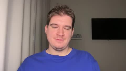 Snapshot of yourhairybuddy chatting on December 14, 2025, 8:13 pm Andrey online show from December 14, 2025, 8:13 pm