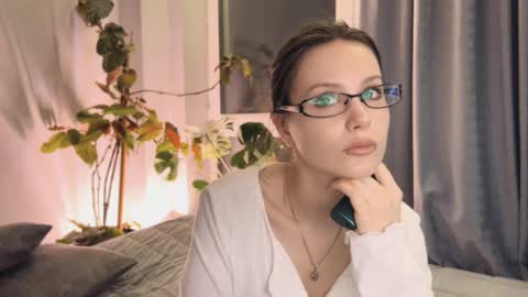 Aida online show from March 10, 2025, 6:23 pm