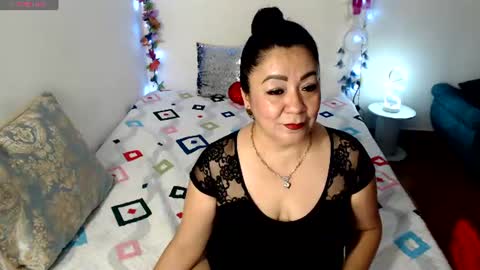 Snapshot of yourhornyjuliette chatting on June 17, 2026, 8:32 pm Juliette Smith online show from June 17, 2026, 8:32 pm