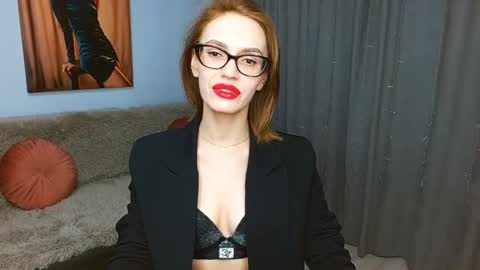 Snapshot of yourladysunshine chatting on January 26, 2025, 8:03 am Ksyusha online show from January 26, 2025, 8:03 am