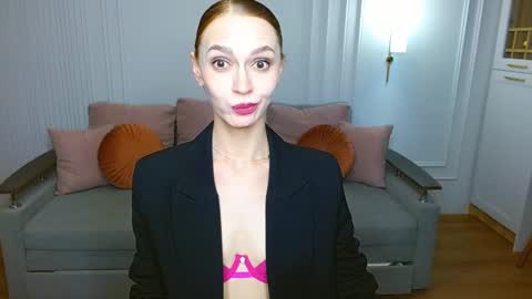 Snapshot of yourladysunshine chatting on February 14, 2025, 5:36 pm Ksyusha online show from February 14, 2025, 5:36 pm