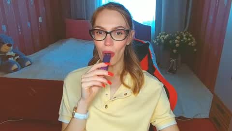 Snapshot of yourladysunshine chatting on June 17, 2026, 6:38 am Ksyusha online show from June 17, 2026, 6:38 am