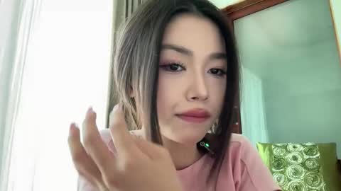 yourlittlesunrise_ online show from March 8, 2026, 5:33 am