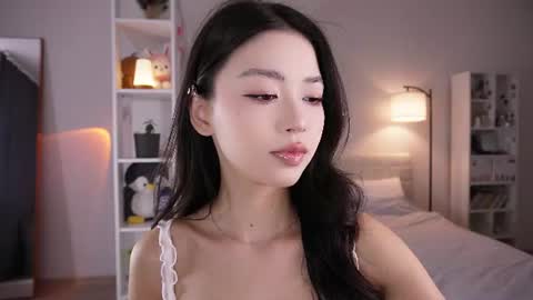 yourlittlesunrise_ online show from July 23, 2026, 7:28 am
