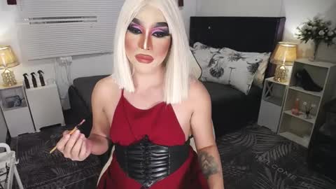 Snapshot of yourlivingonurdream chatting on January 6, 2025, 2:25 pm -- online show from January 6, 2025, 2:25 pm