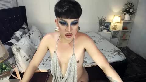 Snapshot of yourlivingonurdream chatting on November 25, 2025, 6:41 pm -- online show from November 25, 2025, 6:41 pm