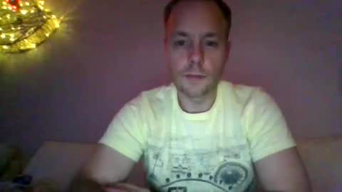 yourlove8523 online show from December 2, 2025, 8:41 am