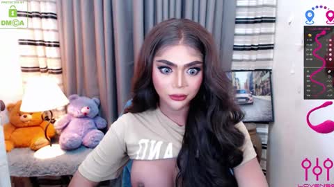 Snapshot of yourloveable chatting on November 5, 2025, 4:18 pm CHARLOTTE online show from November 5, 2025, 4:18 pm