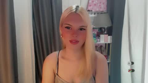 Snapshot of yourlovekylie chatting on June 7, 2026, 6:39 am KYLIE MORE online show from June 7, 2026, 6:39 am