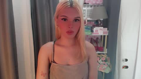 Snapshot of yourlovekylie chatting on June 13, 2026, 7:06 am KYLIE MORE online show from June 13, 2026, 7:06 am
