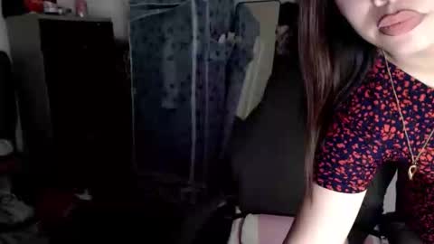 tifanny online show from September 25, 2025, 4:16 am