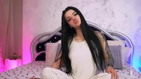Alicia online show from May 25, 2026, 3:56 am