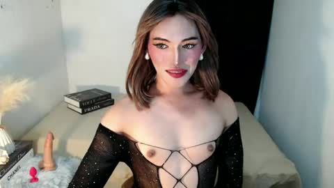 Snapshot of yournaughtykendal chatting on May 14, 2026, 1:23 am TIFFANY SUCKING QUEEN online show from May 14, 2026, 1:23 am