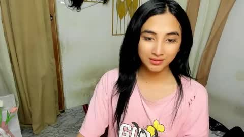 Snapshot of yourpretty_drea chatting on November 25, 2025, 2:50 pm Dreaa online show from November 25, 2025, 2:50 pm