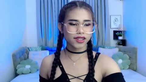 yourprettyblythe_ts online show from December 2, 2025, 3:01 am