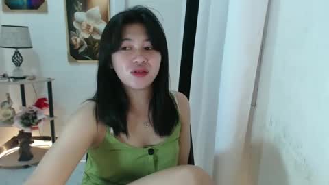 Snapshot of yourprettytrish chatting on February 20, 2025, 9:42 pm Trish online show from February 20, 2025, 9:42 pm