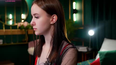 yours fetish mary online show from March 17, 2026, 4:17 am