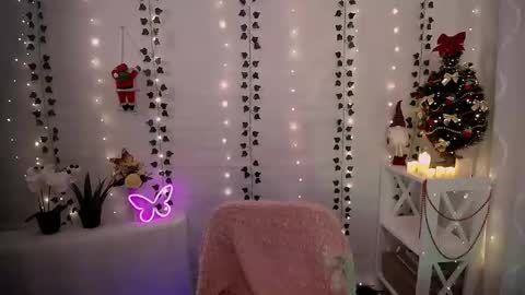 Happy online show from December 3, 2025, 6:43 am