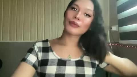 yourseductive_jean online show from June 3, 2026, 6:49 am