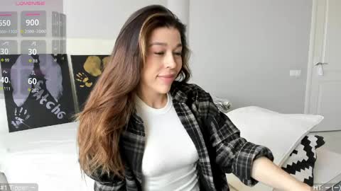 yoursoul_mila online show from May 3, 2026, 9:48 am