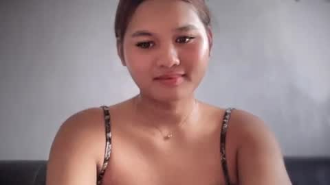 yoursweetgirl_zia online show from May 13, 2026, 4:21 am