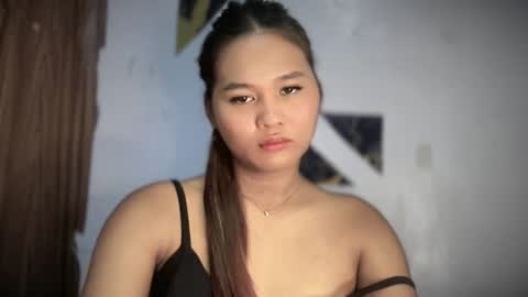 yoursweetgirl_zia online show from May 16, 2026, 6:54 am