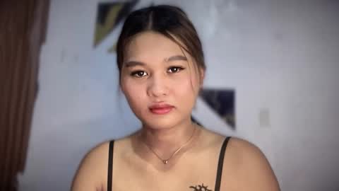 yoursweetgirl_zia online show from June 7, 2026, 9:24 am