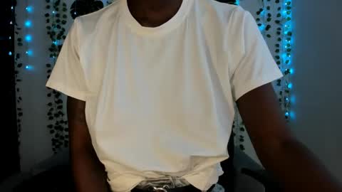 yoursweetsin16 online show from April 29, 2026, 1:48 pm
