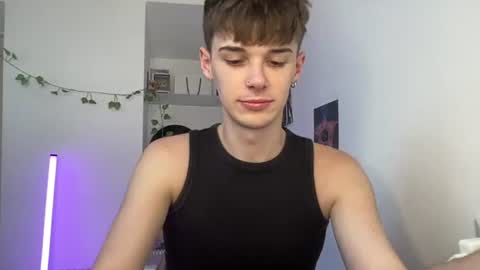 Snapshot of yoursweetyguy chatting on July 7, 2026, 1:04 pm yoursweetyguy online show from July 7, 2026, 1:04 pm