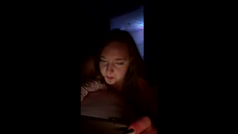 yourthickgingergoddess online show from June 3, 2026, 7:22 am