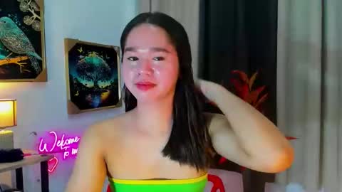 yourtinybunny online show from November 6, 2025, 2:23 am