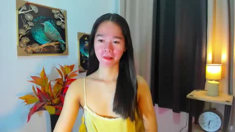 Snapshot of yourtinybunny chatting on May 8, 2026, 11:26 am yourtinybunny online show from May 8, 2026, 11:26 am