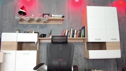 YourVenus00 -Follow my OF online show from December 28, 2024, 5:14 pm