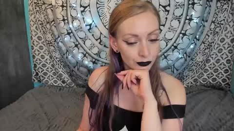 Snapshot of yourvenus00 chatting on May 25, 2026, 6:47 pm YourVenus00 -Follow my OF online show from May 25, 2026, 6:47 pm