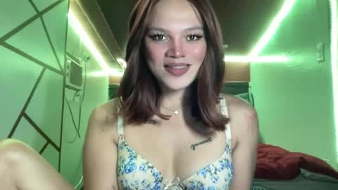 Snapshot of yourwildestdreamgirl chatting on June 13, 2026, 3:37 am ANDREA online show from June 13, 2026, 3:37 am