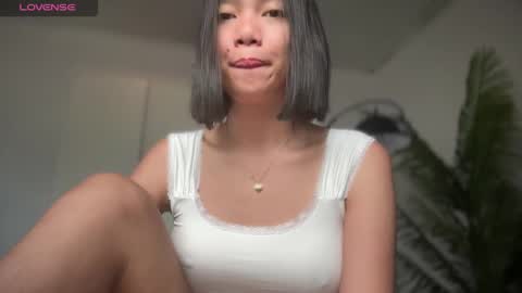 YowgineTheGreat online show from December 31, 2024, 1:36 am