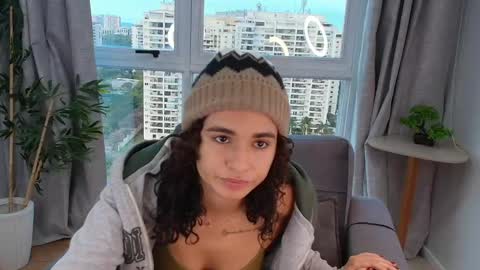 Snapshot of ysenne_josse chatting on May 30, 2026, 10:45 am Ysenne online show from May 30, 2026, 10:45 am