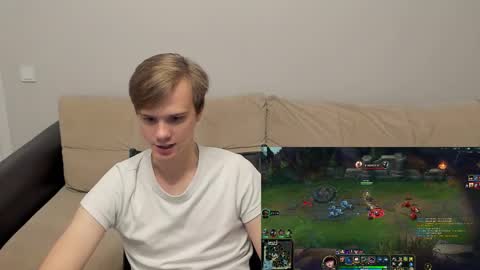 Yue Lang and Samm online show from November 15, 2025, 3:19 pm