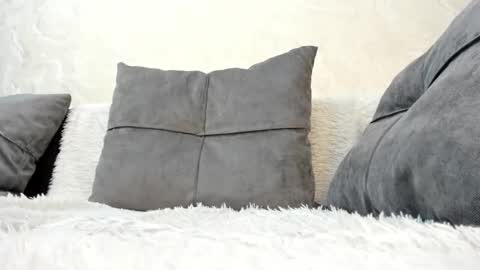 Yuki online show from March 6, 2025, 6:41 am