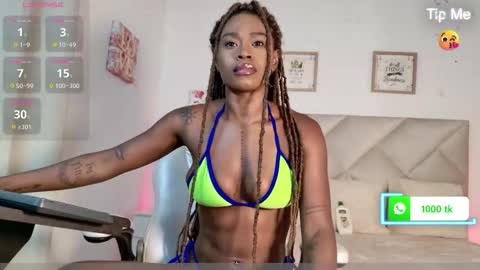 Snapshot of yuliana_milleer chatting on November 3, 2025, 7:59 pm Yuliana online show from November 3, 2025, 7:59 pm