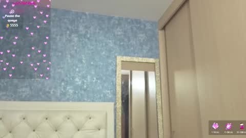 yulissa_girls online show from October 25, 2025, 11:51 am