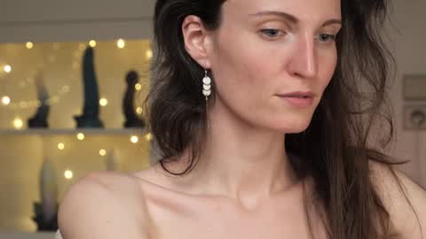 yulla dao online show from January 26, 2025, 8:34 pm