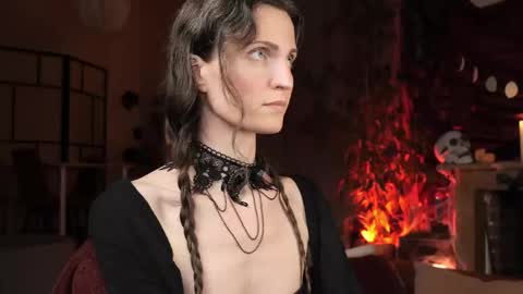 yulla dao online show from October 29, 2025, 5:14 pm