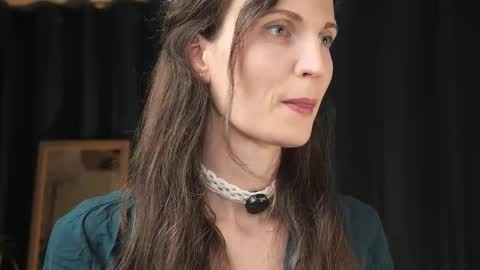 yulla dao online show from February 3, 2026, 4:56 pm