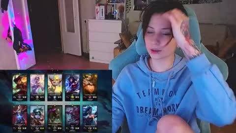 Snapshot of yum_neko_chan chatting on February 1, 2025, 7:02 pm Kris online show from February 1, 2025, 7:02 pm