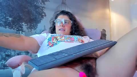 Snowflake online show from September 26, 2025, 3:54 am